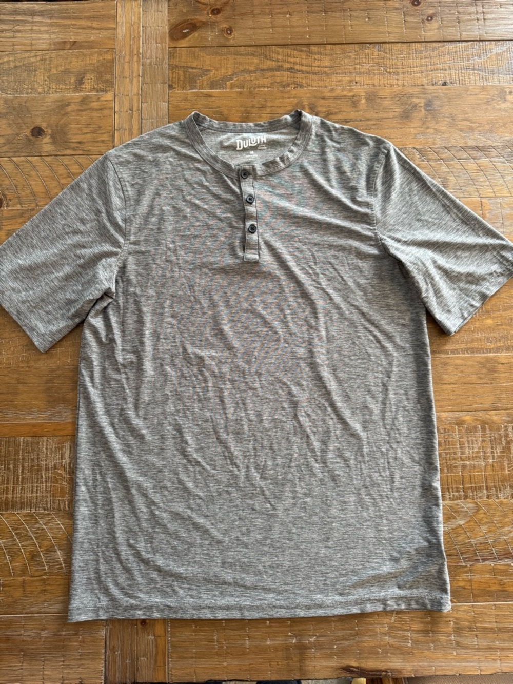 Duluth Trading Co Gray Short-Sleeve Henley Tee - Medium